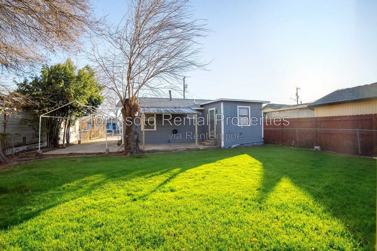 2731 Menchaca St - Photo 5 of 12