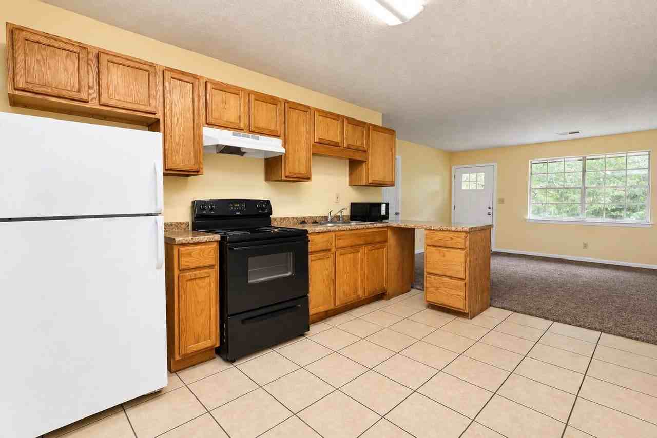3884 Youngstown Rd #3884 - Photo 2 of 11