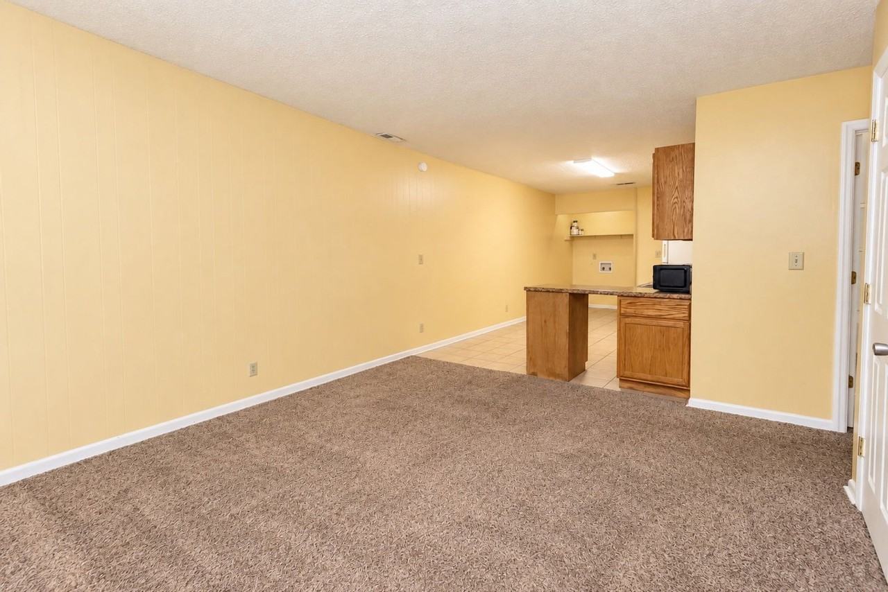3884 Youngstown Rd #3884 - Photo 4 of 11