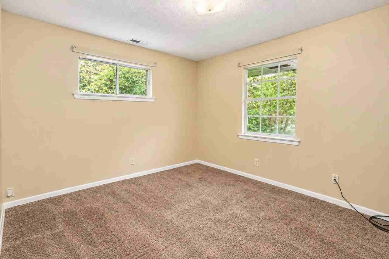 3884 Youngstown Rd #3884 - Photo 6 of 11