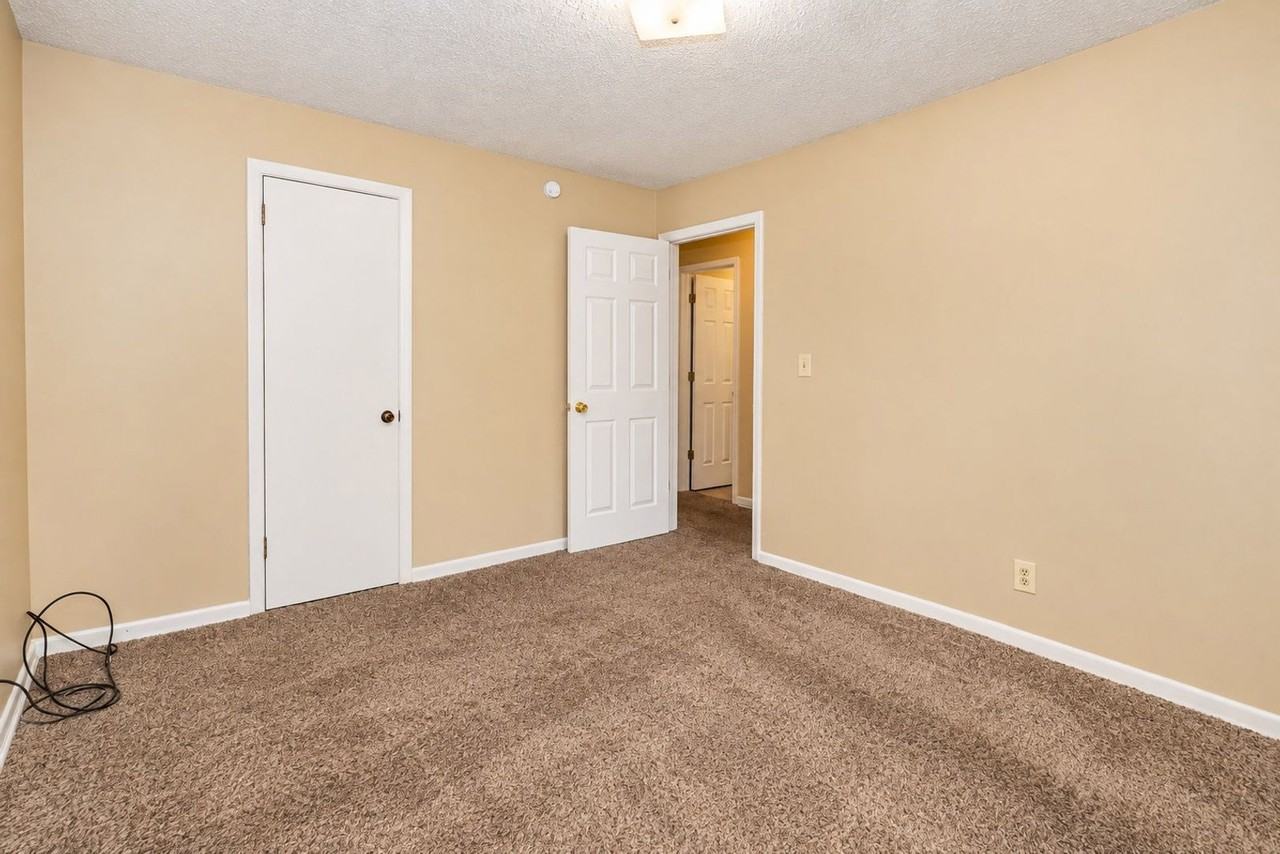 3884 Youngstown Rd #3884 - Photo 7 of 11