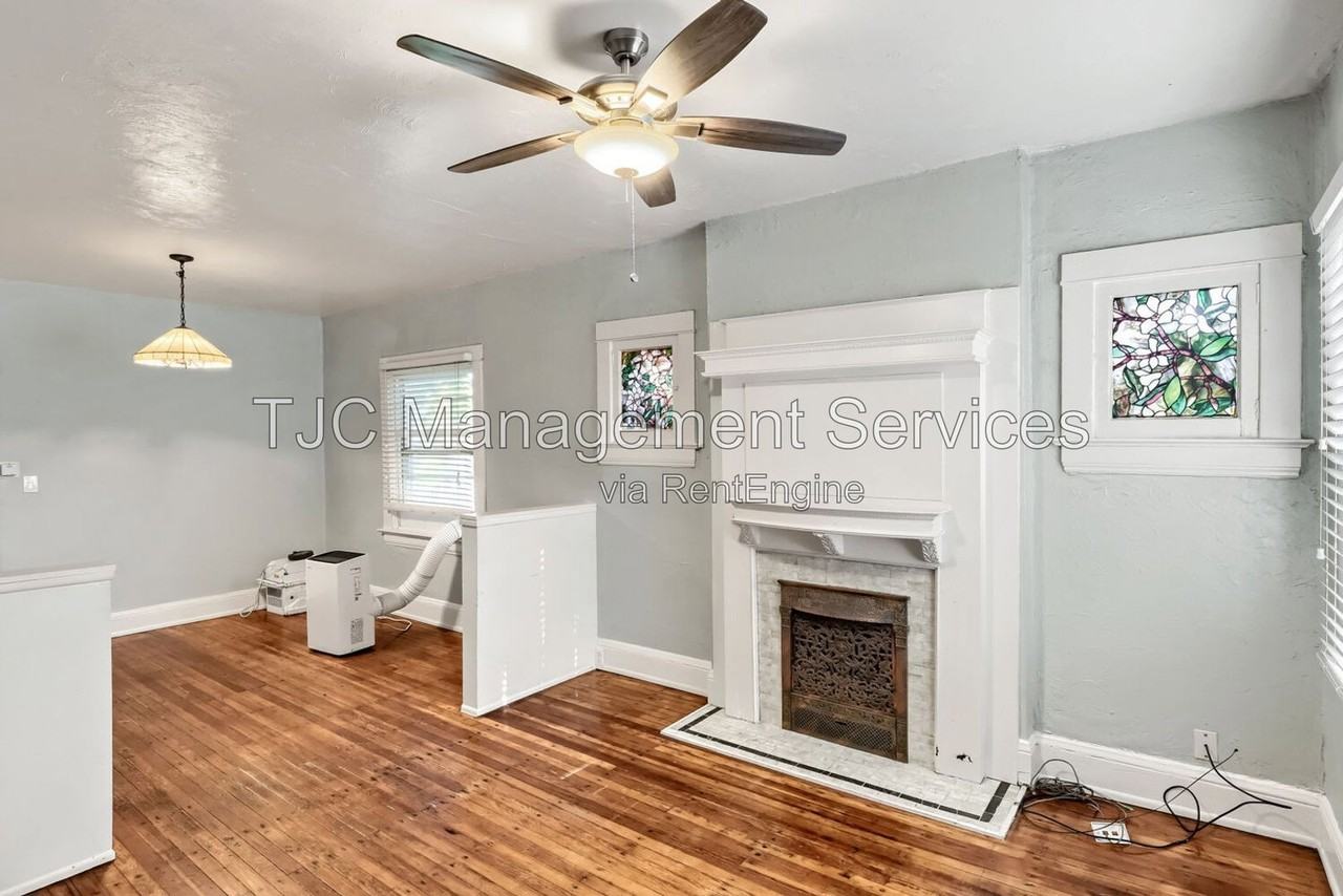 865 S Grant St - Photo 4 of 12