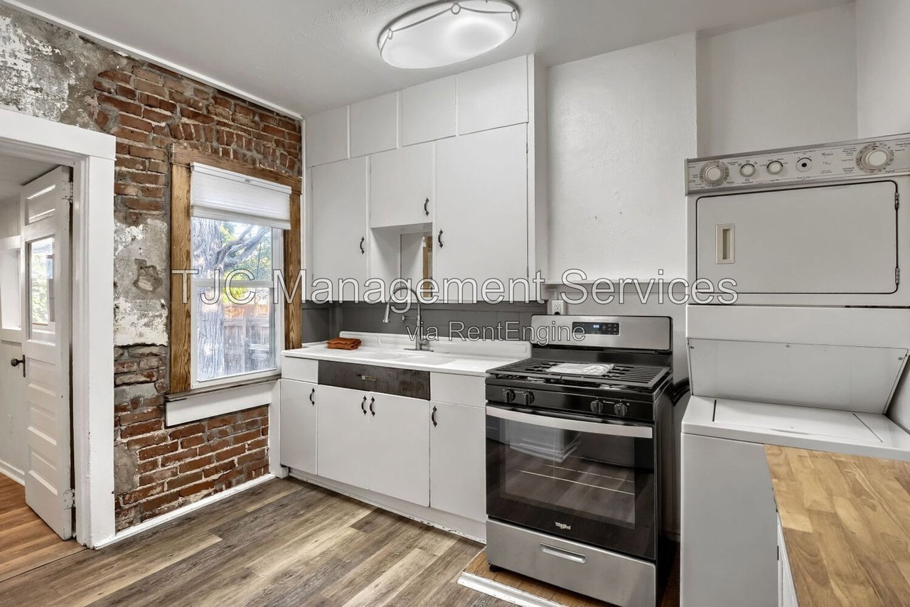 865 S Grant St - Photo 6 of 12