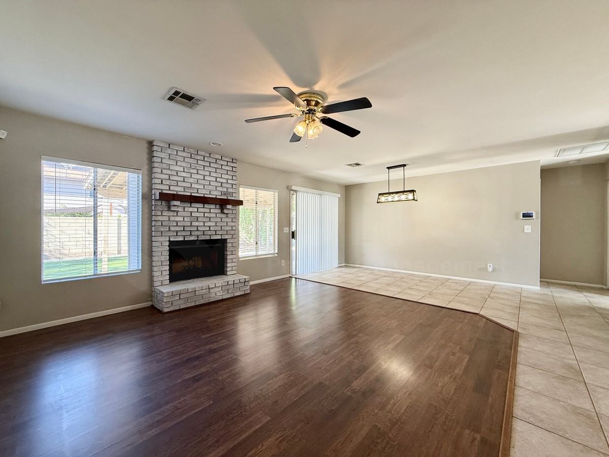 702 E Appaloosa Rd - Photo 4 of 23