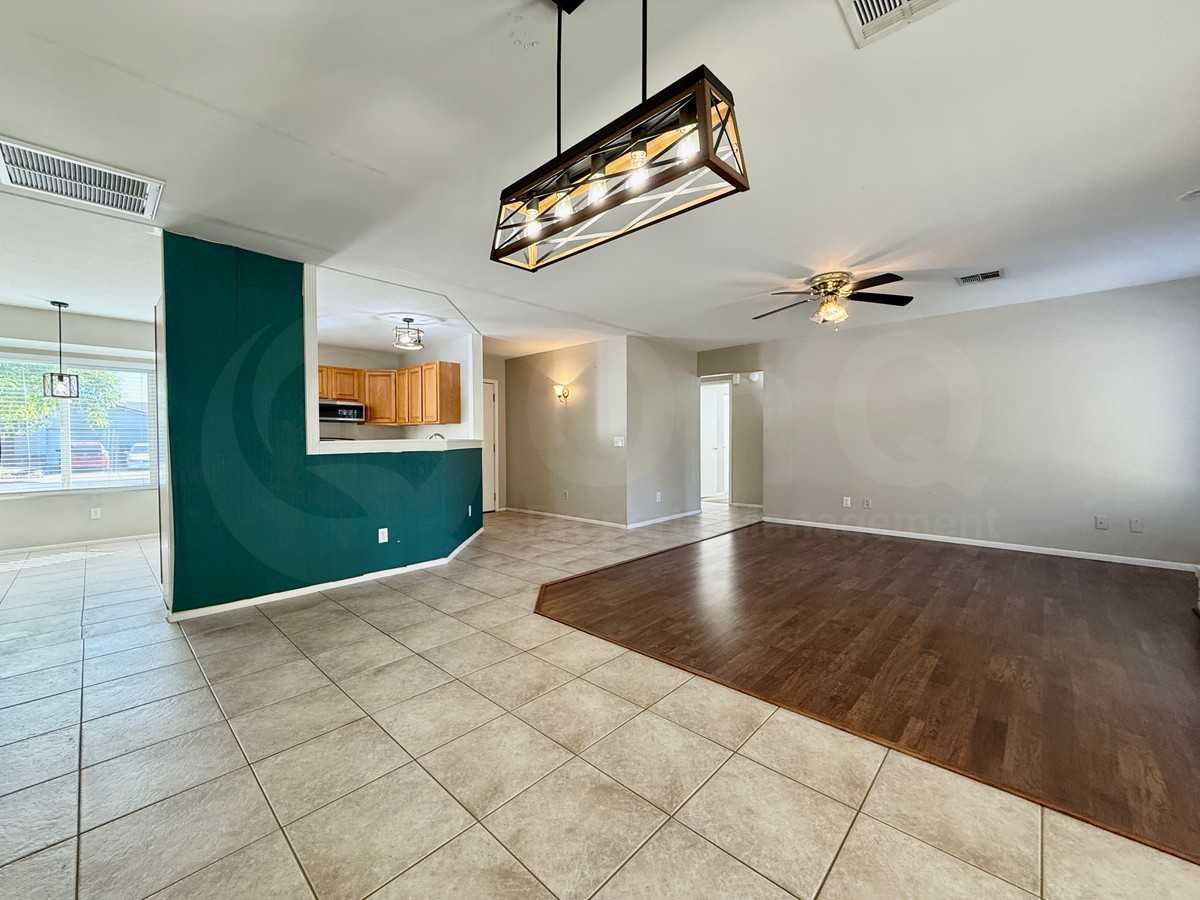 702 E Appaloosa Rd - Photo 6 of 23