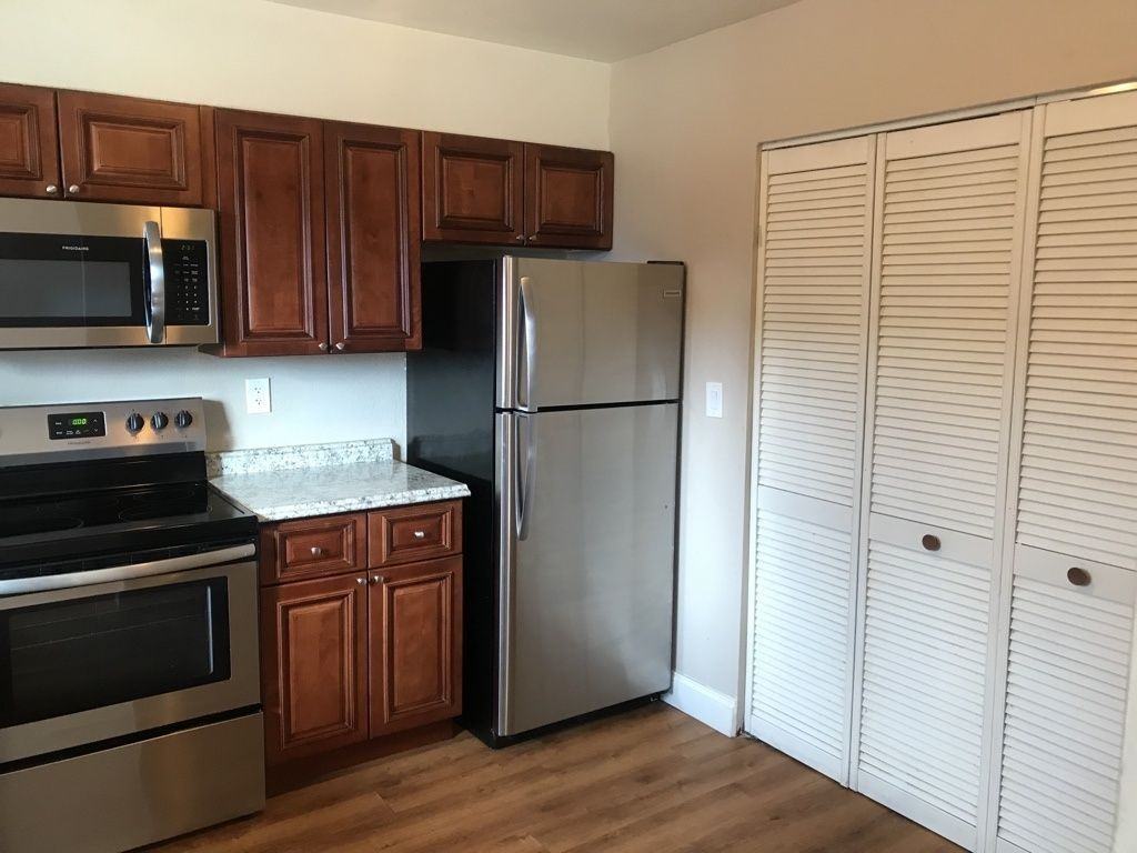 1021 Delaware Dr #1