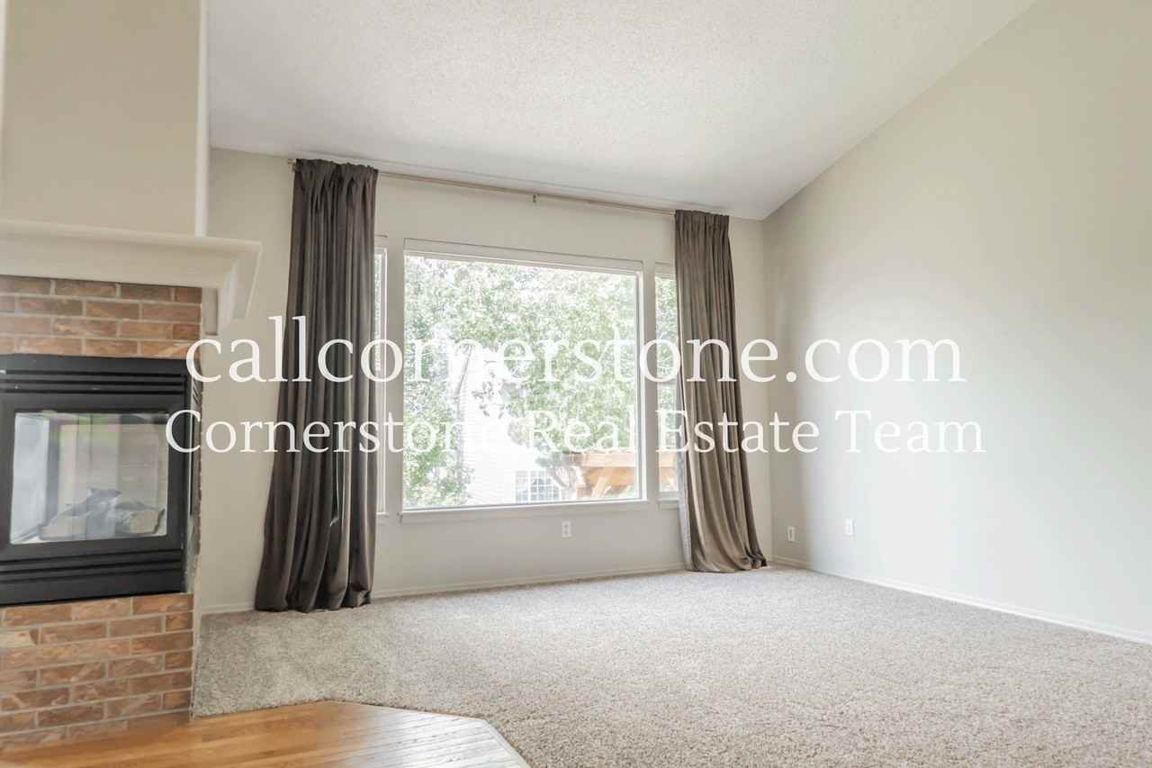 4640 Kashmire Dr - Photo 7 of 32
