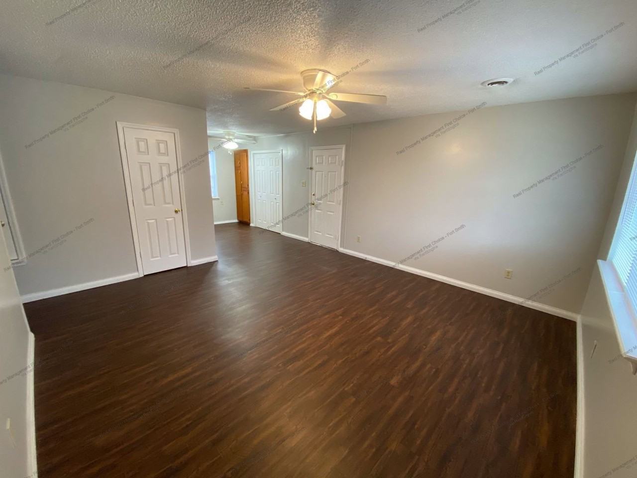 8409 S 35th Ter - Photo 2 of 12