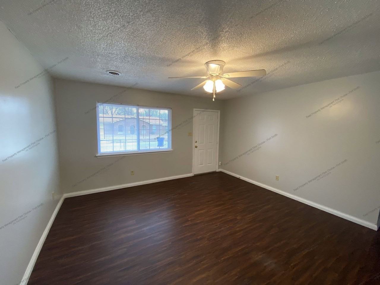 8409 S 35th Ter - Photo 3 of 12