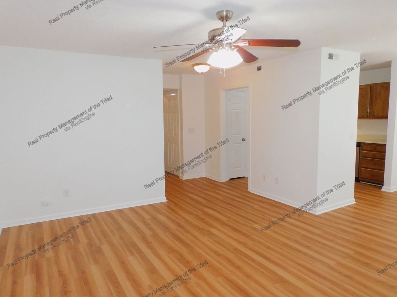 7 Meadowood Glen Way #A - Photo 3 of 21