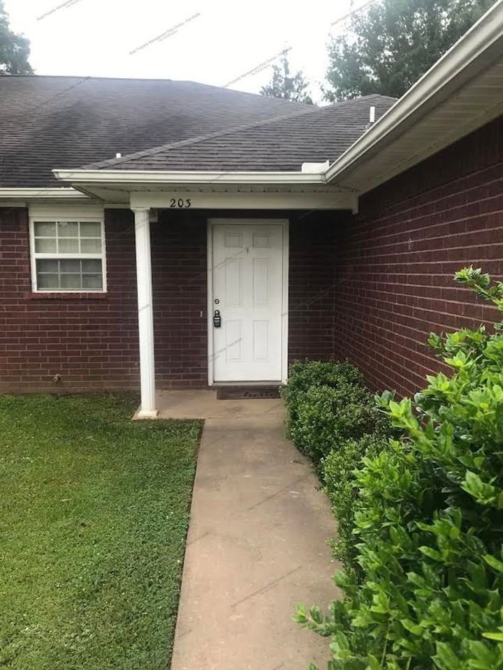 203 H St - Photo 2 of 21