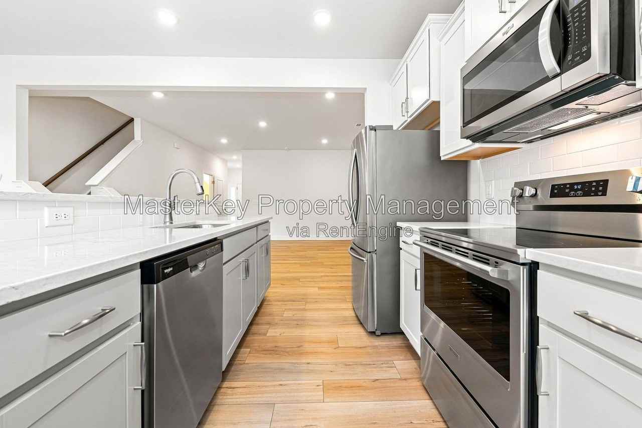 305 Whitley Ridge Dr - Photo 2 of 36