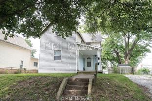 831 S Webster St - Photo 1 of 1