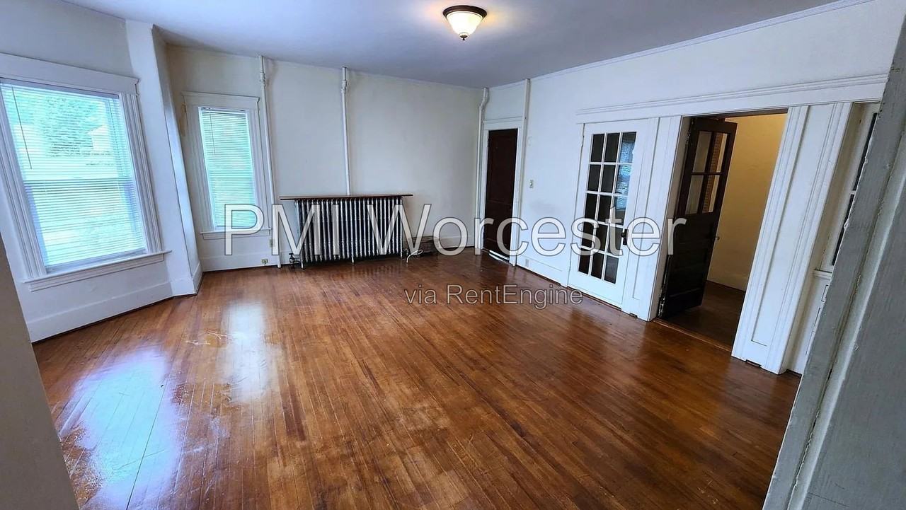 181 Main St #1 - Photo 7 of 19