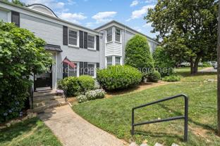564 Wakefield Dr #B - Photo 1 of 1