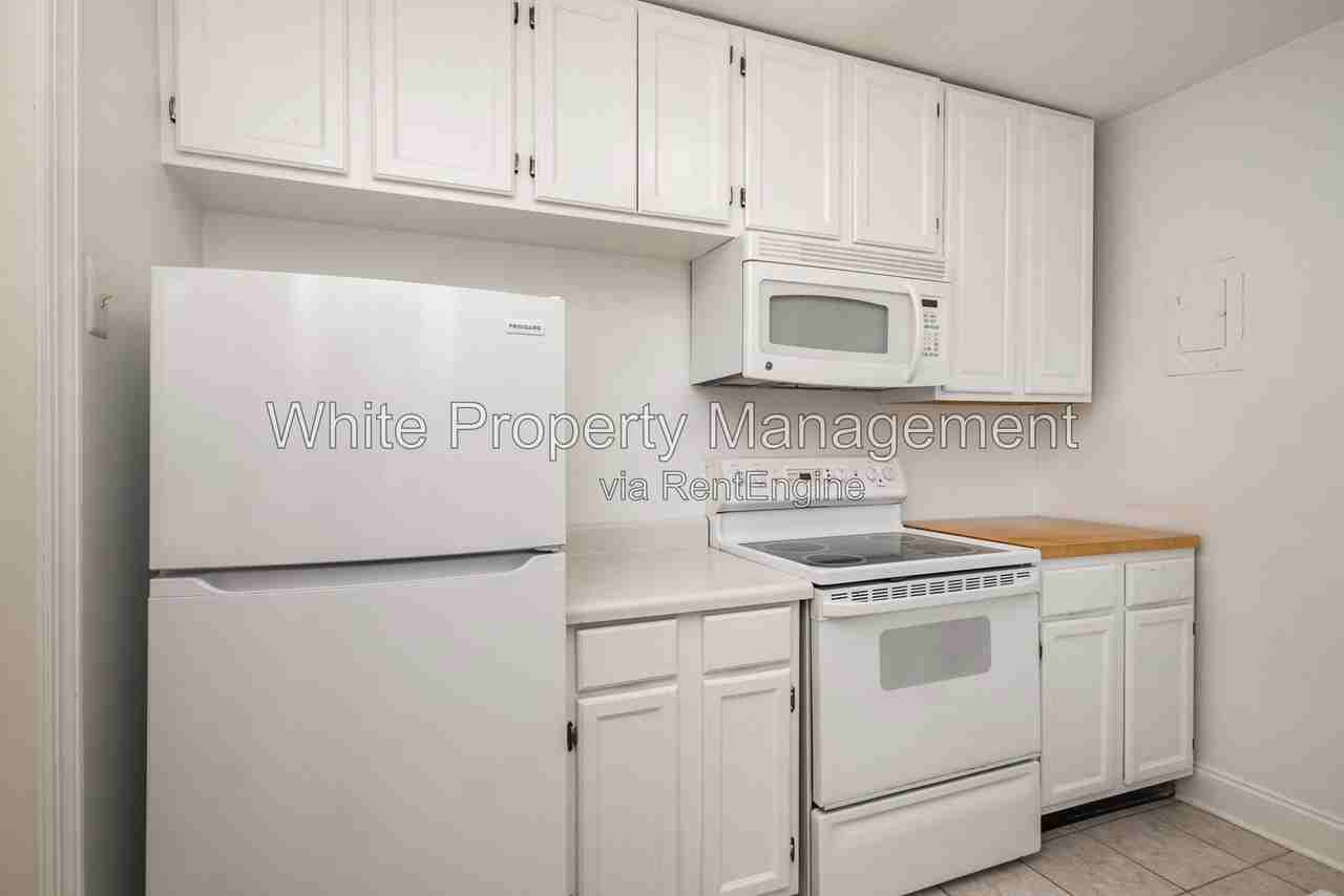 564 Wakefield Dr #B - Photo 5 of 16