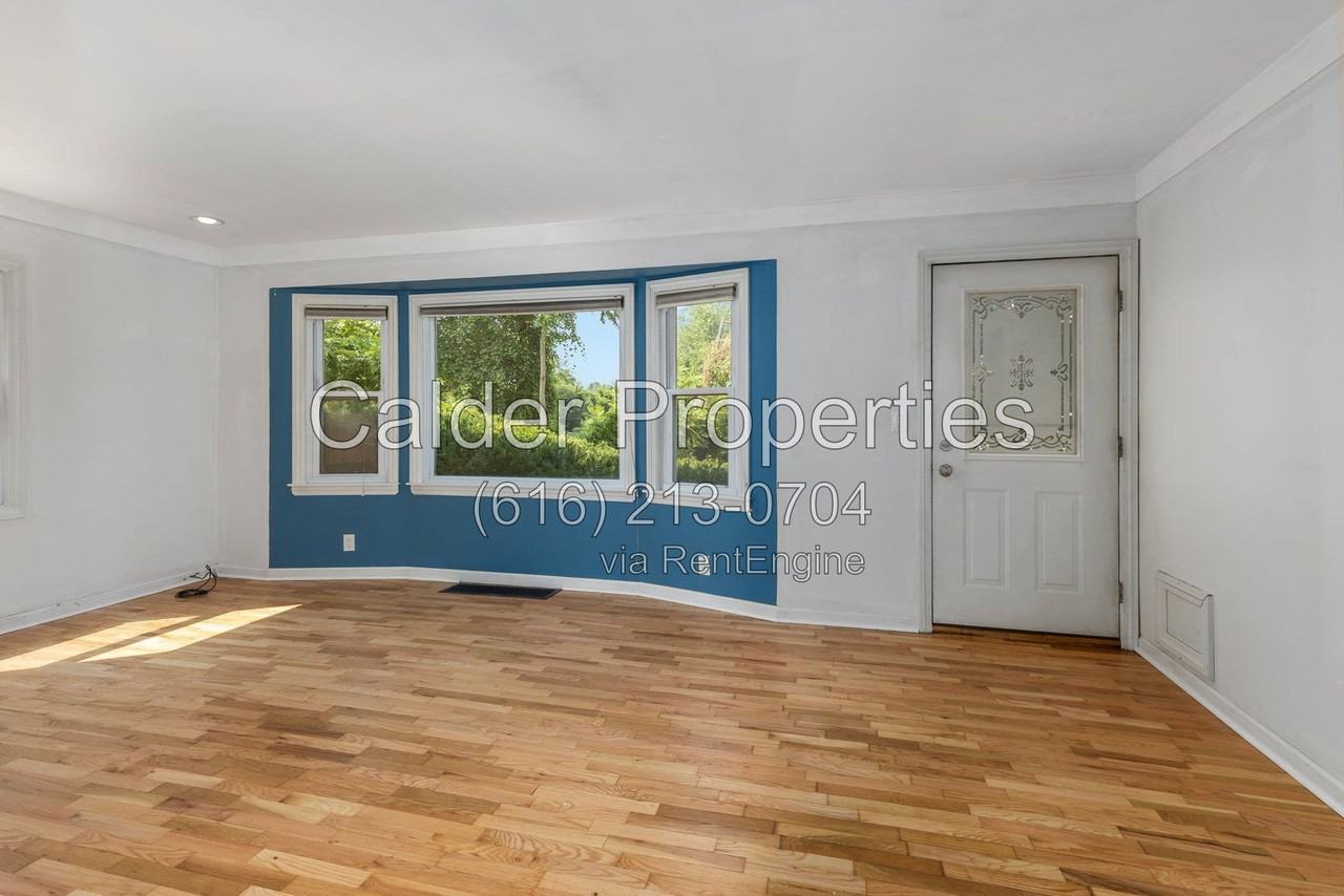 2135 Avon Ave Sw - Photo 2 of 29
