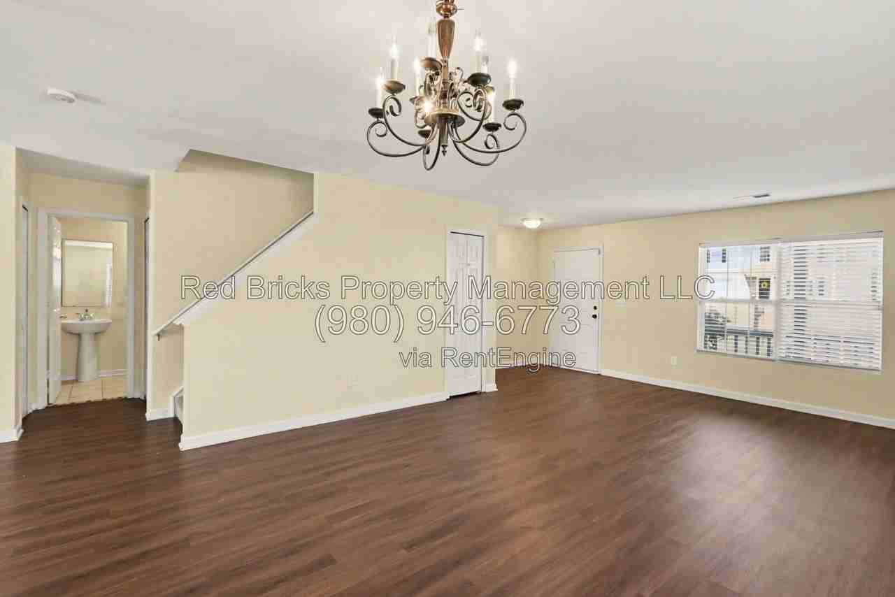 10805 Dry Stone Dr - Photo 5 of 35