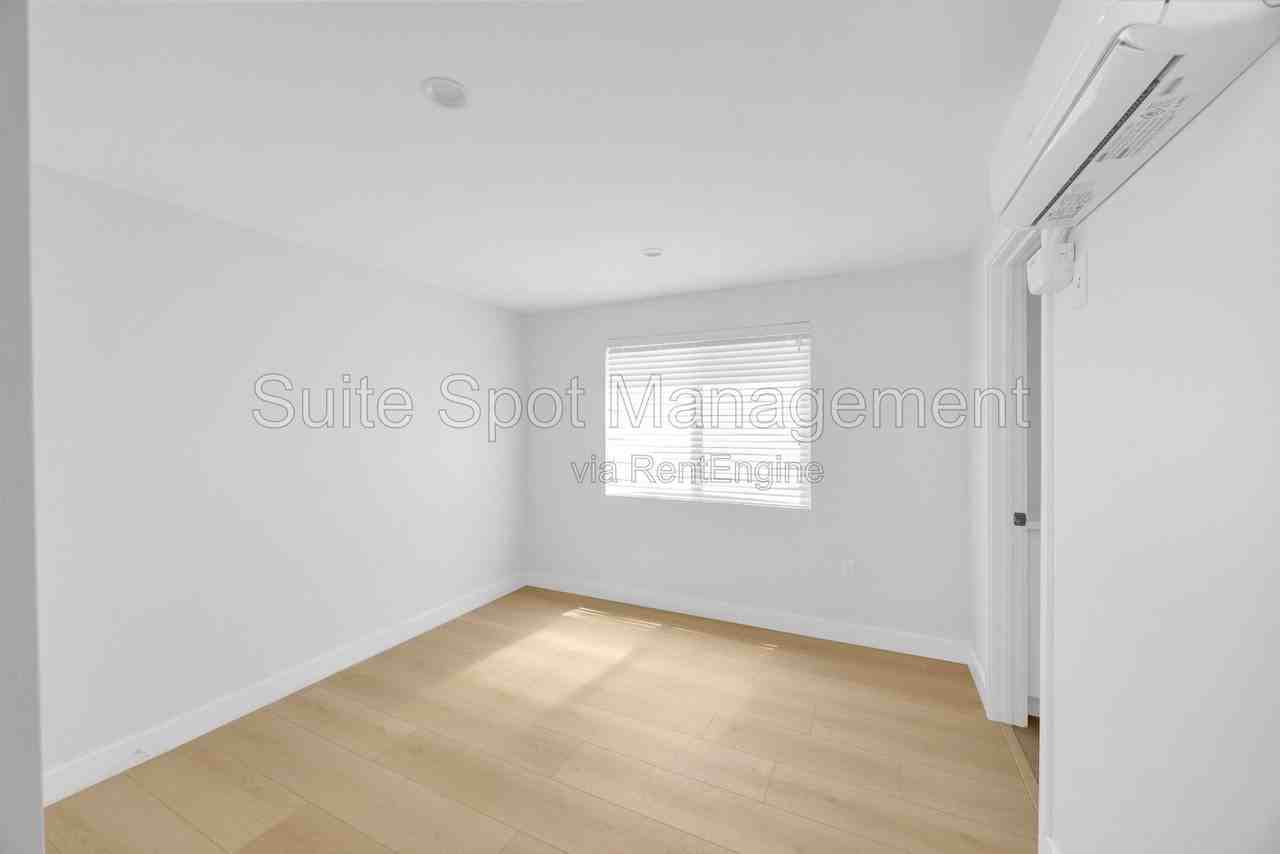 1607 Vuelta Grande Ave #A - Photo 6 of 22