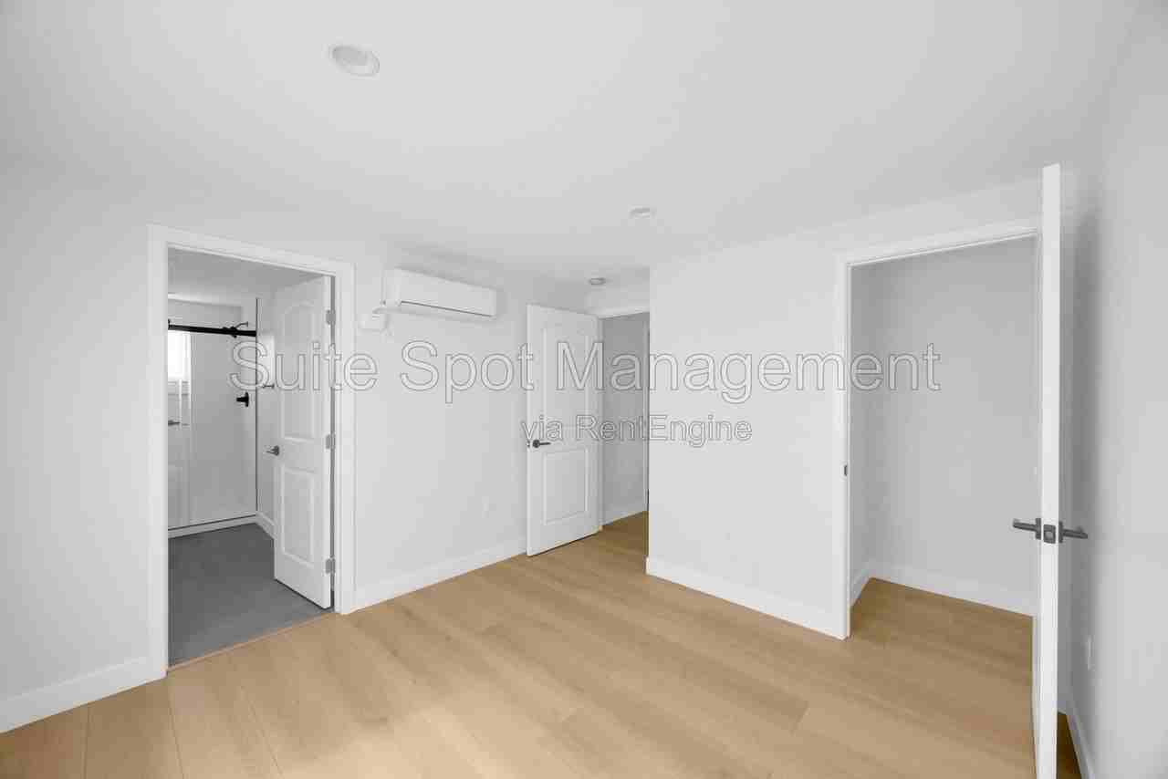 1607 Vuelta Grande Ave #A - Photo 7 of 22