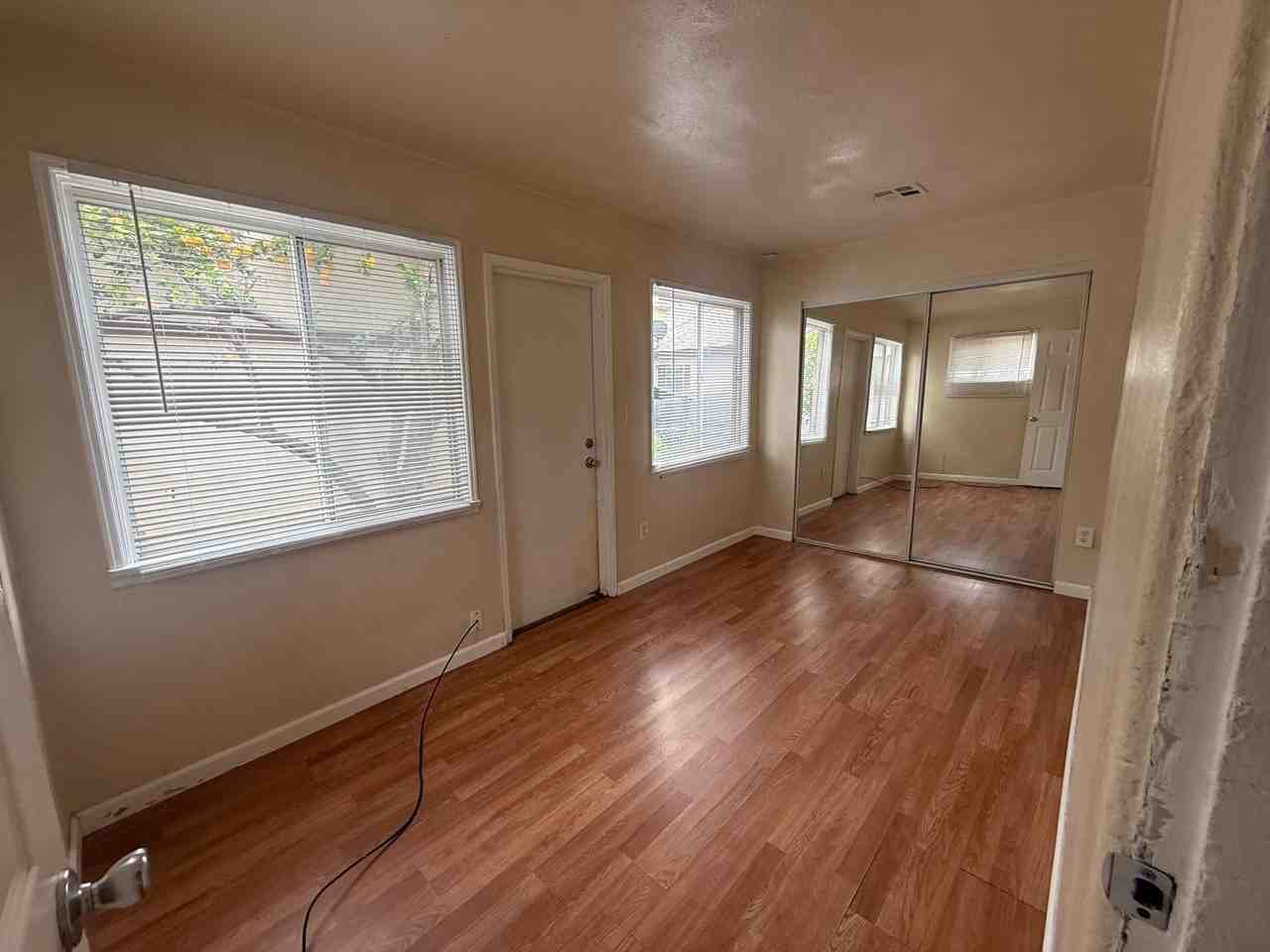 4523 51st St - Photo 4 of 19