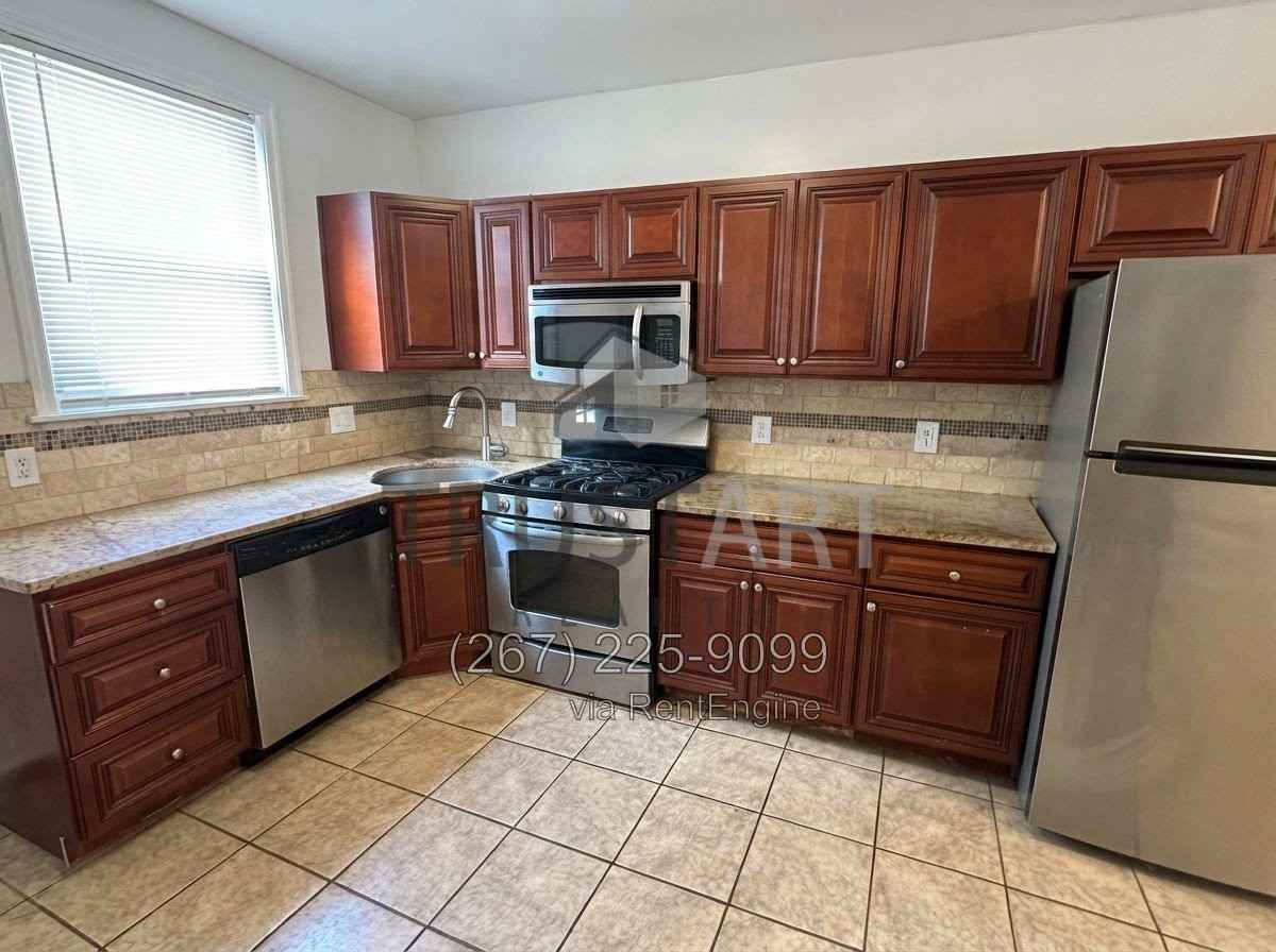 2202 S Woodstock St - Photo 4 of 21