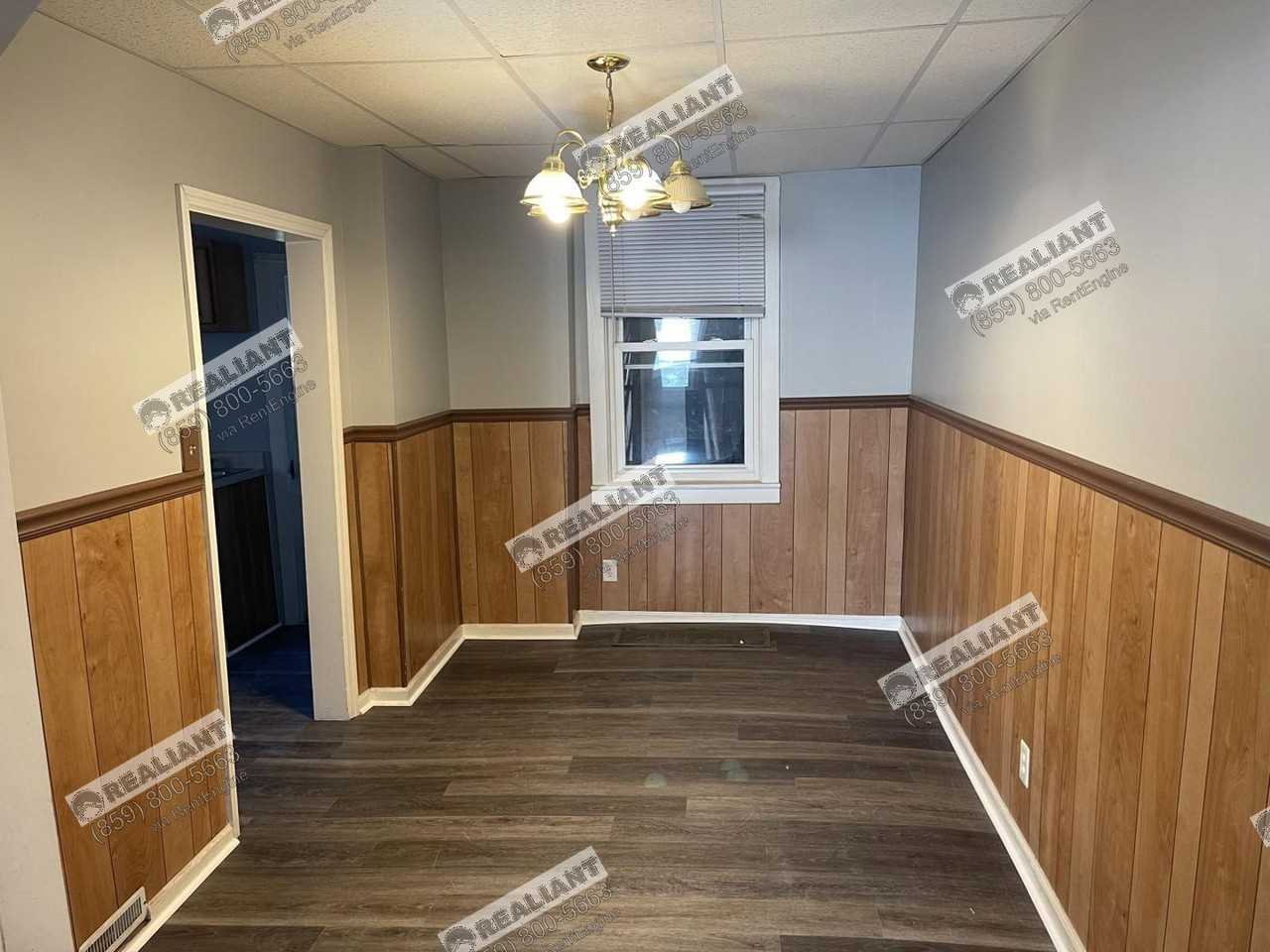 913 Maple Ave - Photo 5 of 19