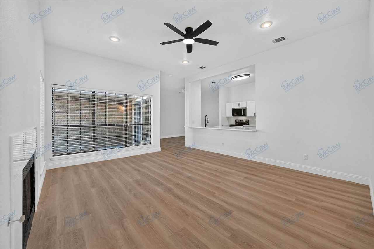1248 W Hudgins St - Photo 4 of 18