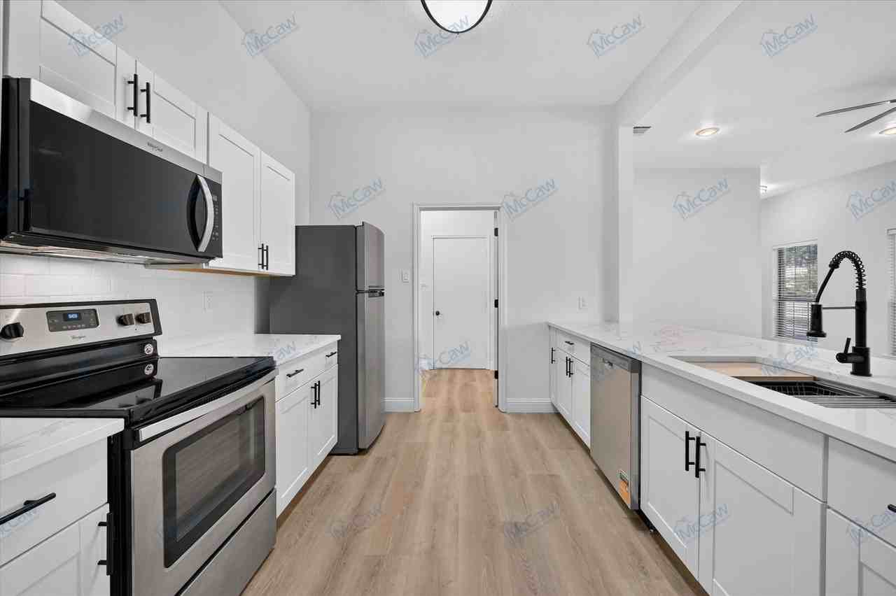 1248 W Hudgins St - Photo 6 of 18