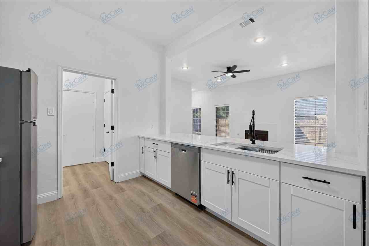 1248 W Hudgins St - Photo 7 of 18