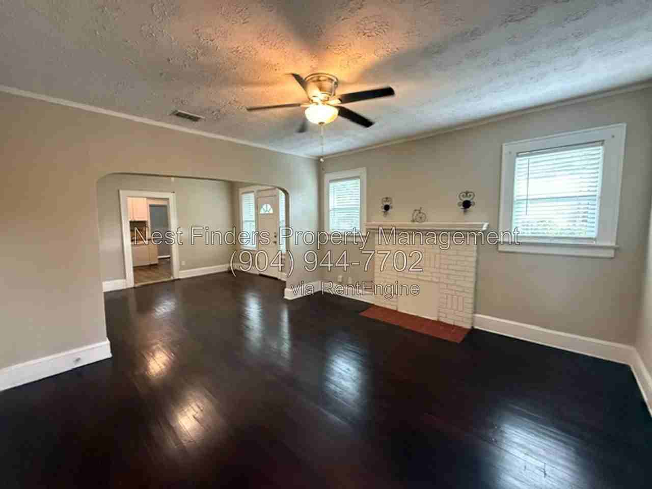 2803 Green St - Photo 5 of 31