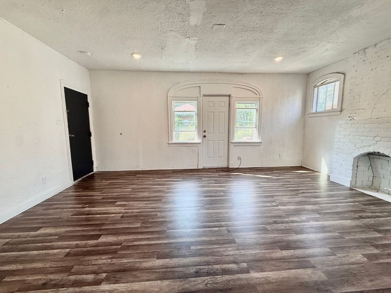 3716 Beatrice Dr #3 - Photo 3 of 13