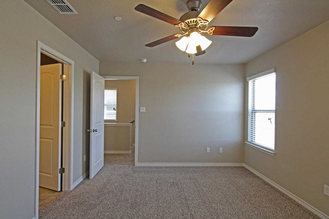 631 Westfield Blvd #631 - Photo 5 of 17