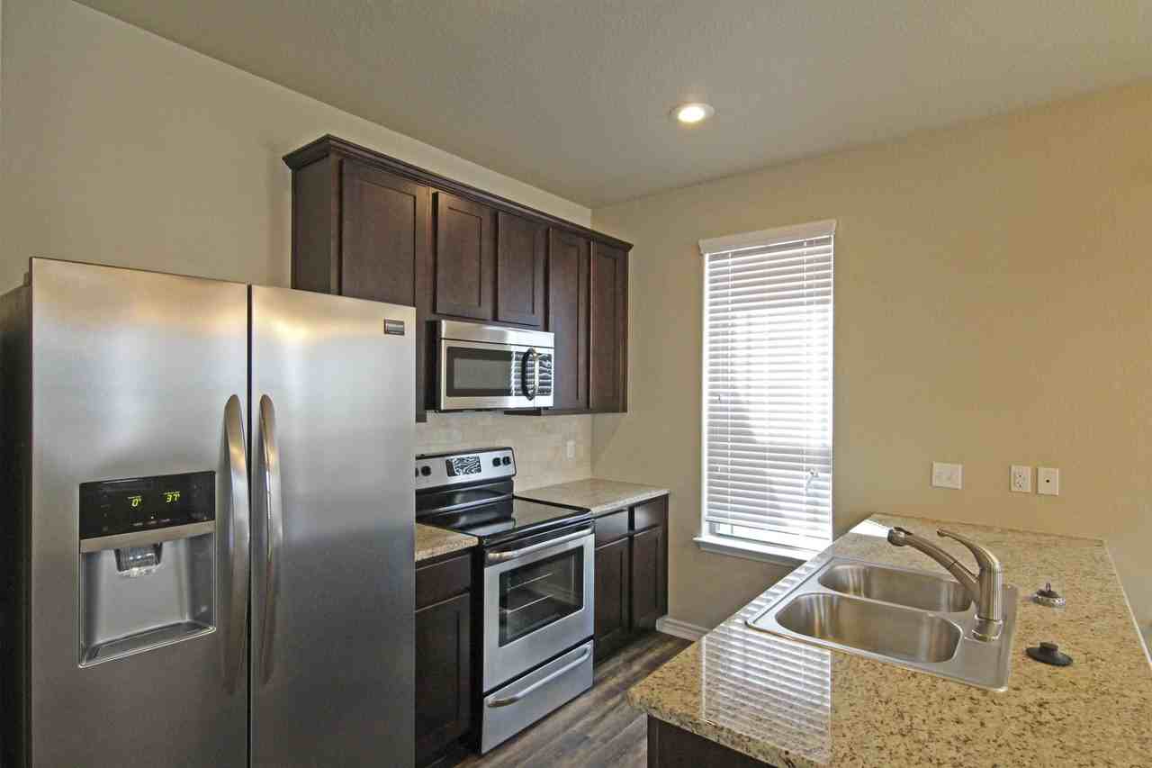 631 Westfield Blvd #631 - Photo 2 of 17