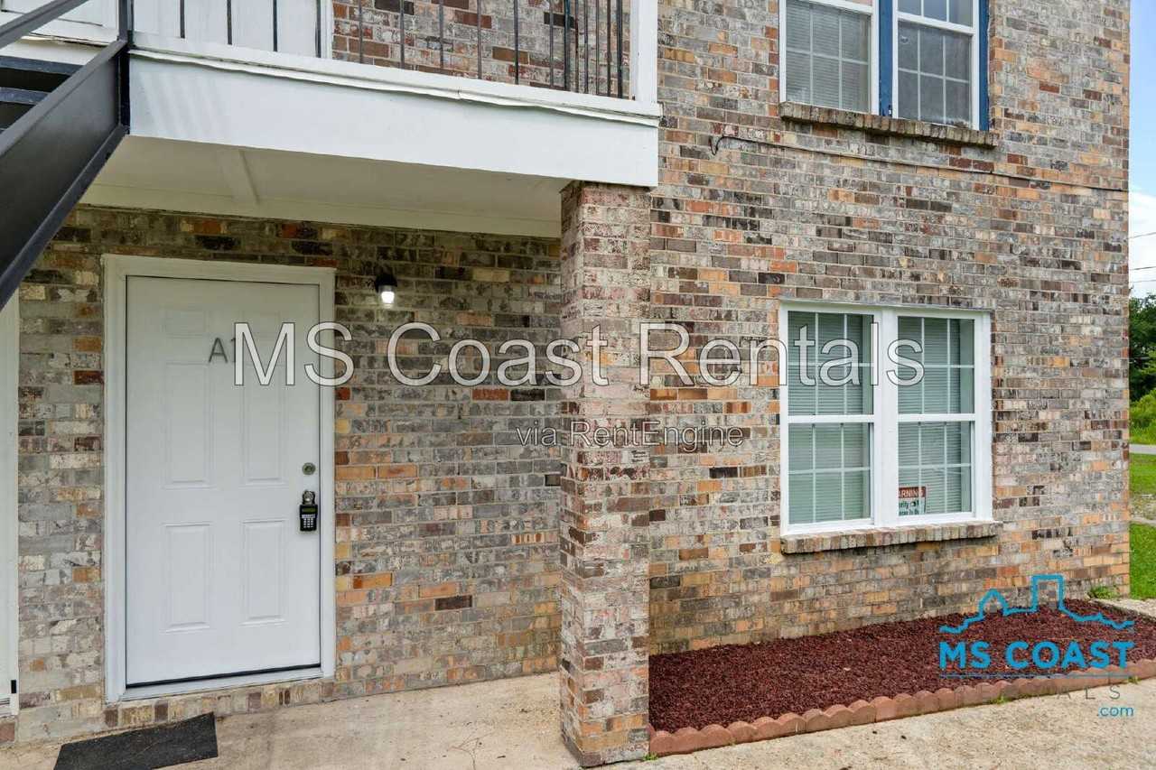 6430 Jasmine St #A1 - Photo 3 of 17