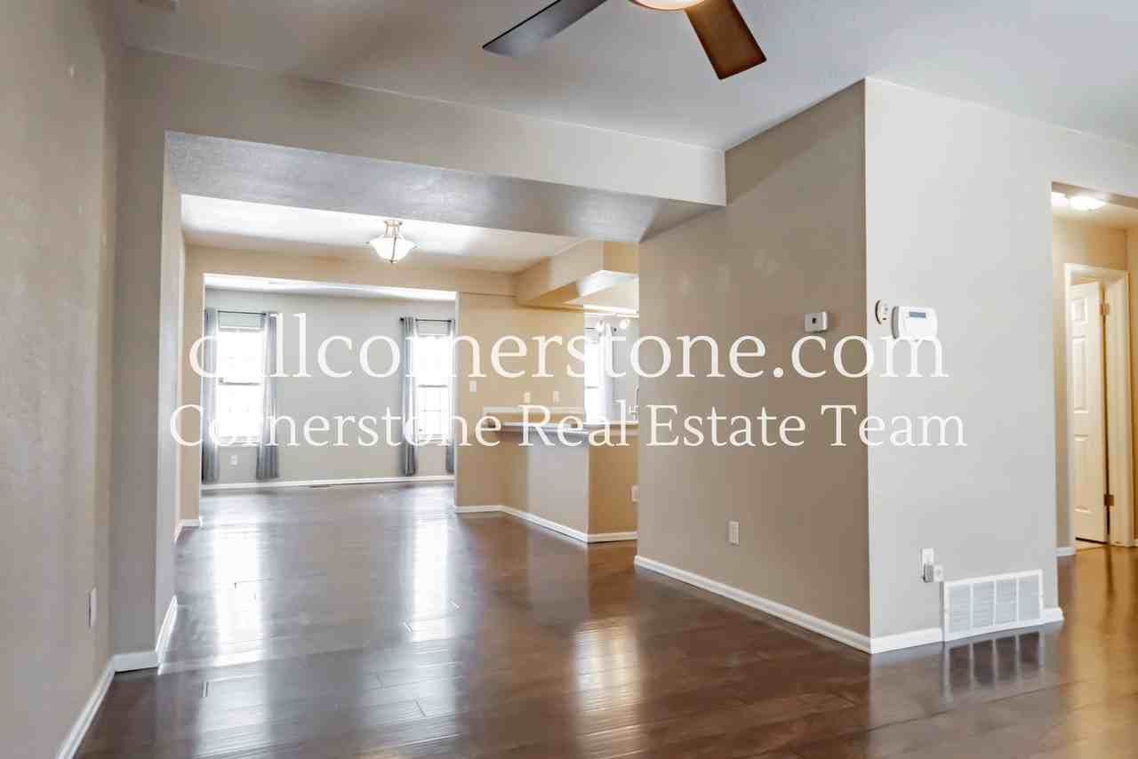 2081 Sussex Ln - Photo 6 of 28