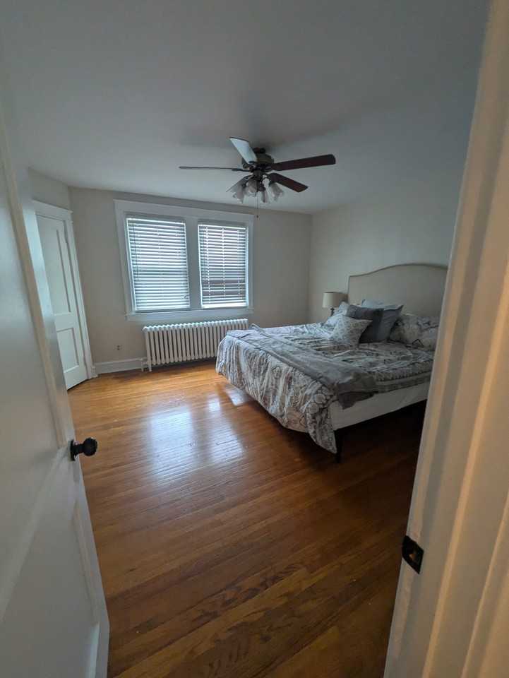 603 W 31st St #1 - Photo 3 of 10