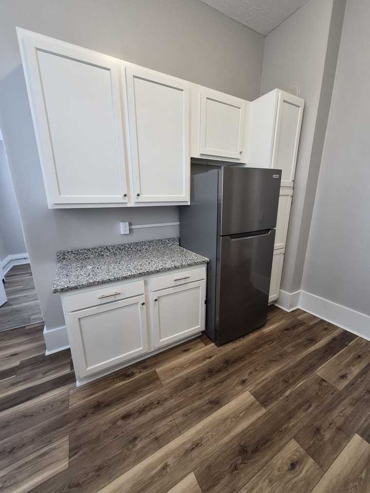 638 6th Ave #638-2 - Photo 7 of 34
