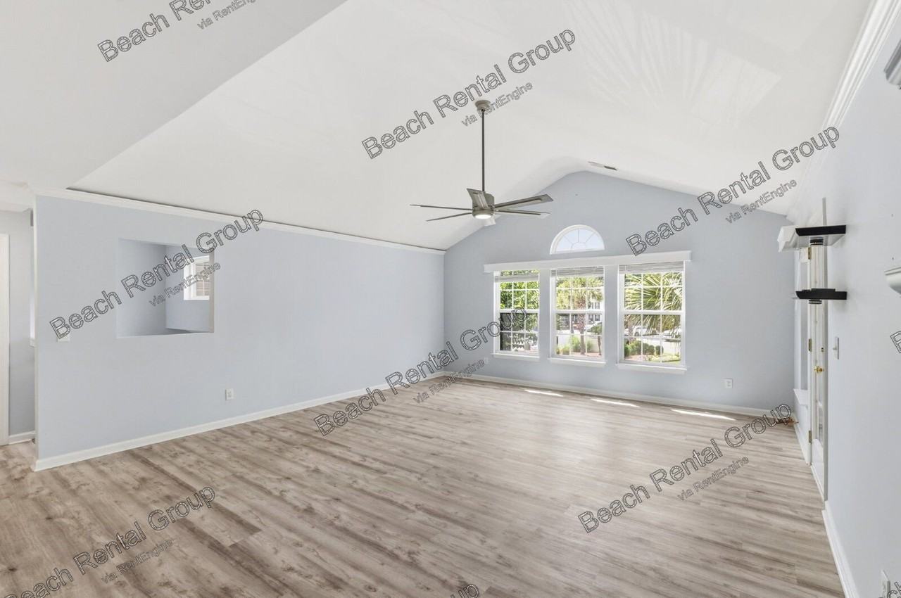 4665 Fringetree Dr #5E - Photo 2 of 23