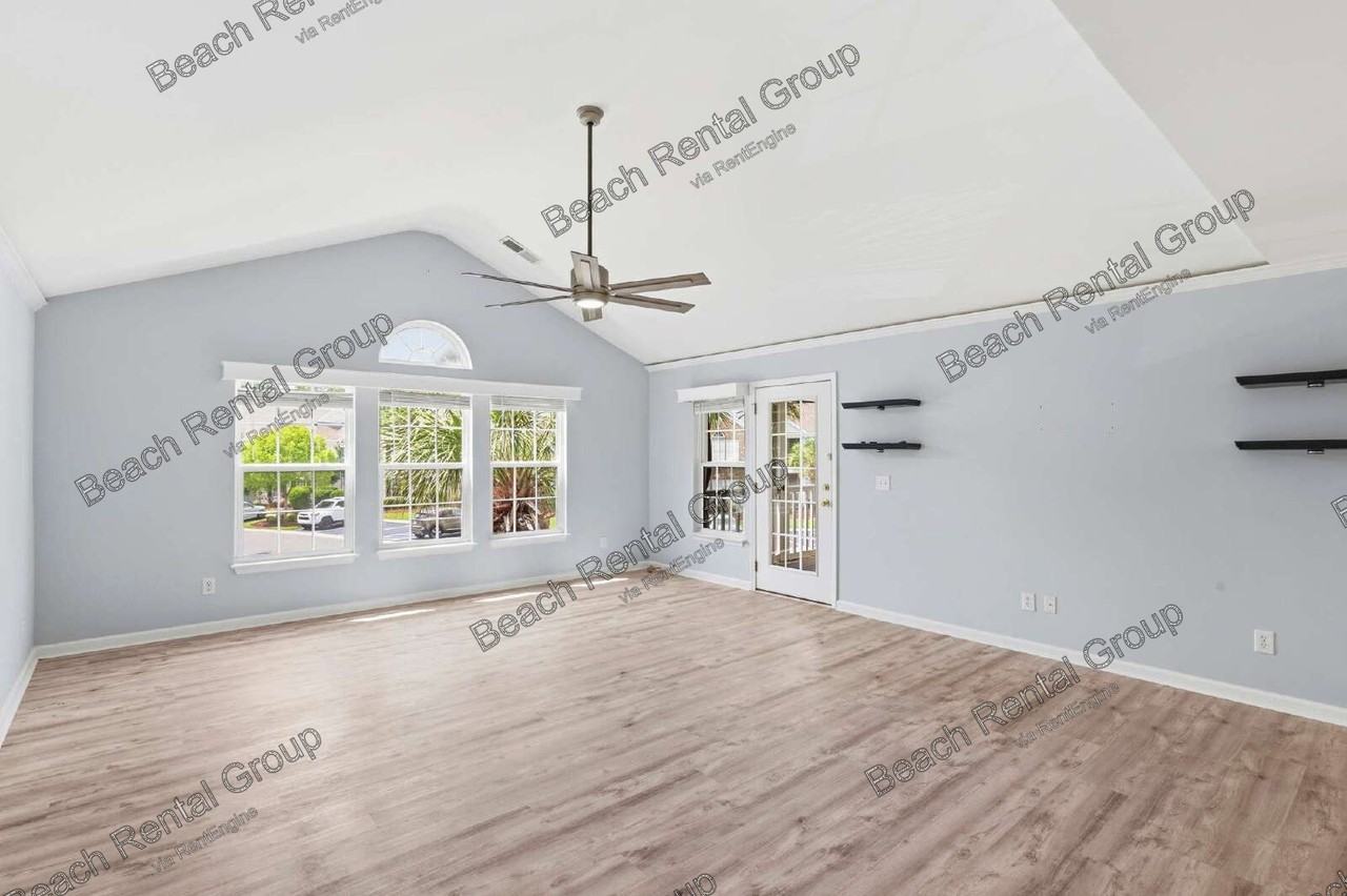 4665 Fringetree Dr #5E - Photo 3 of 23