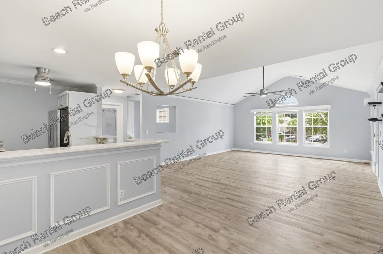 4665 Fringetree Dr #5E - Photo 4 of 23