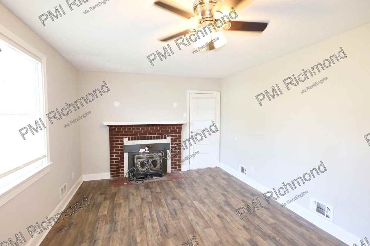 3607 Thompson St - Photo 2 of 20