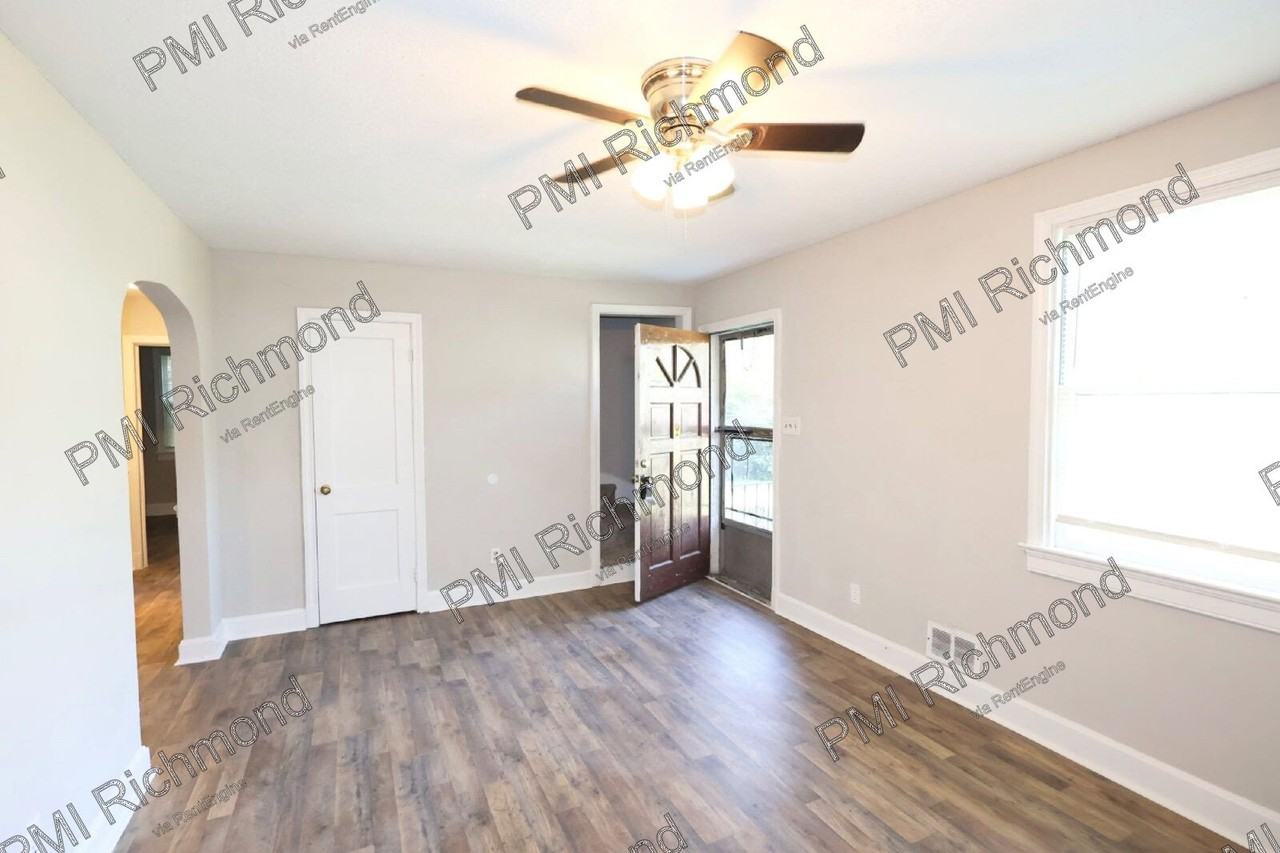3607 Thompson St - Photo 4 of 20