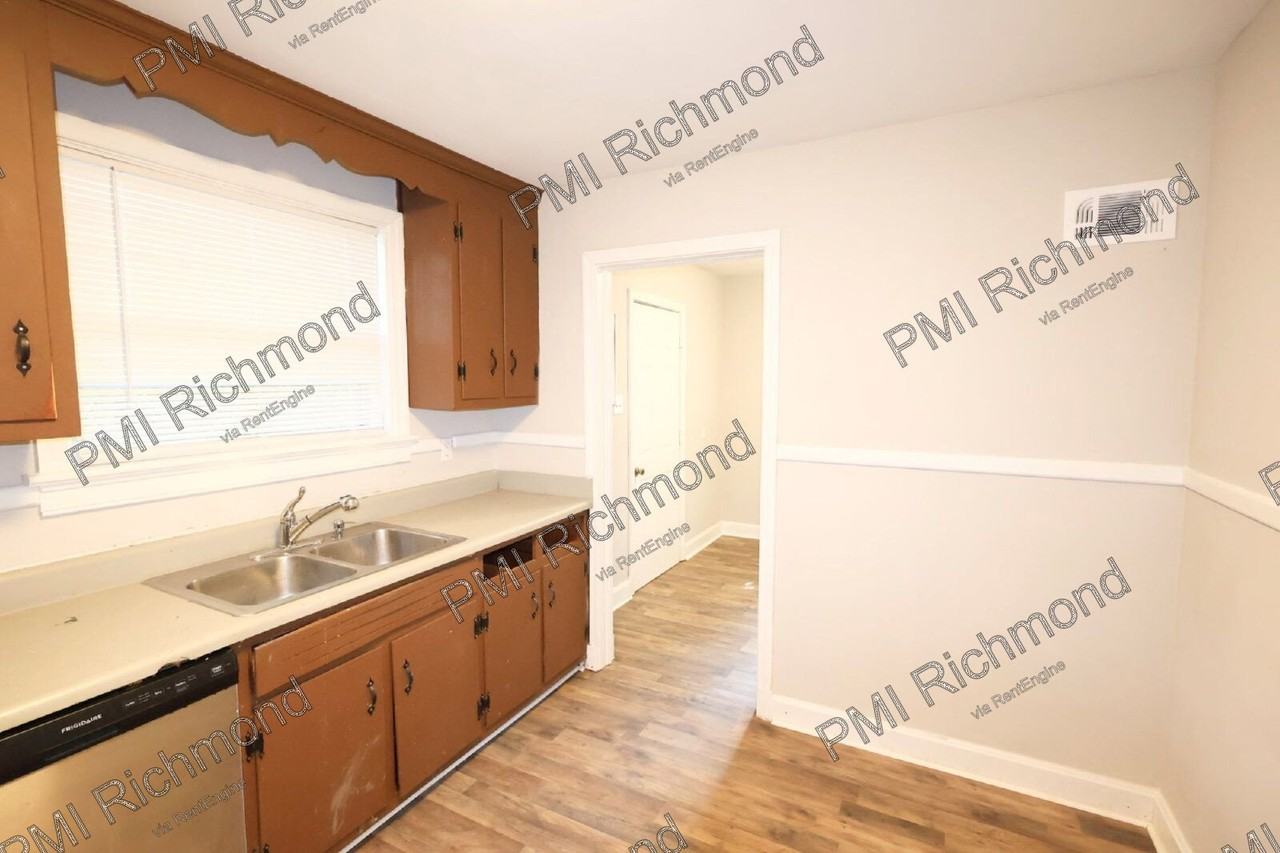 3607 Thompson St - Photo 7 of 20