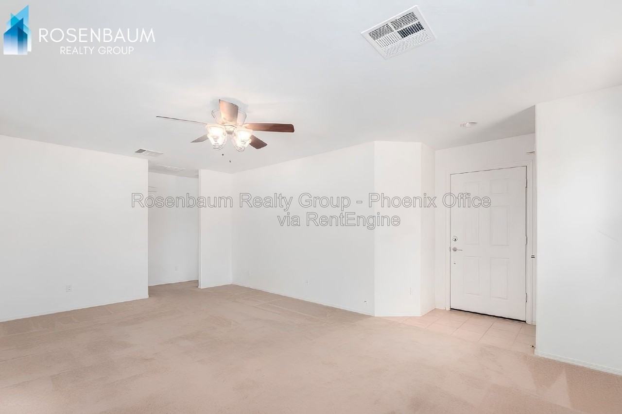 802 W Fairlane Ct - Photo 3 of 14