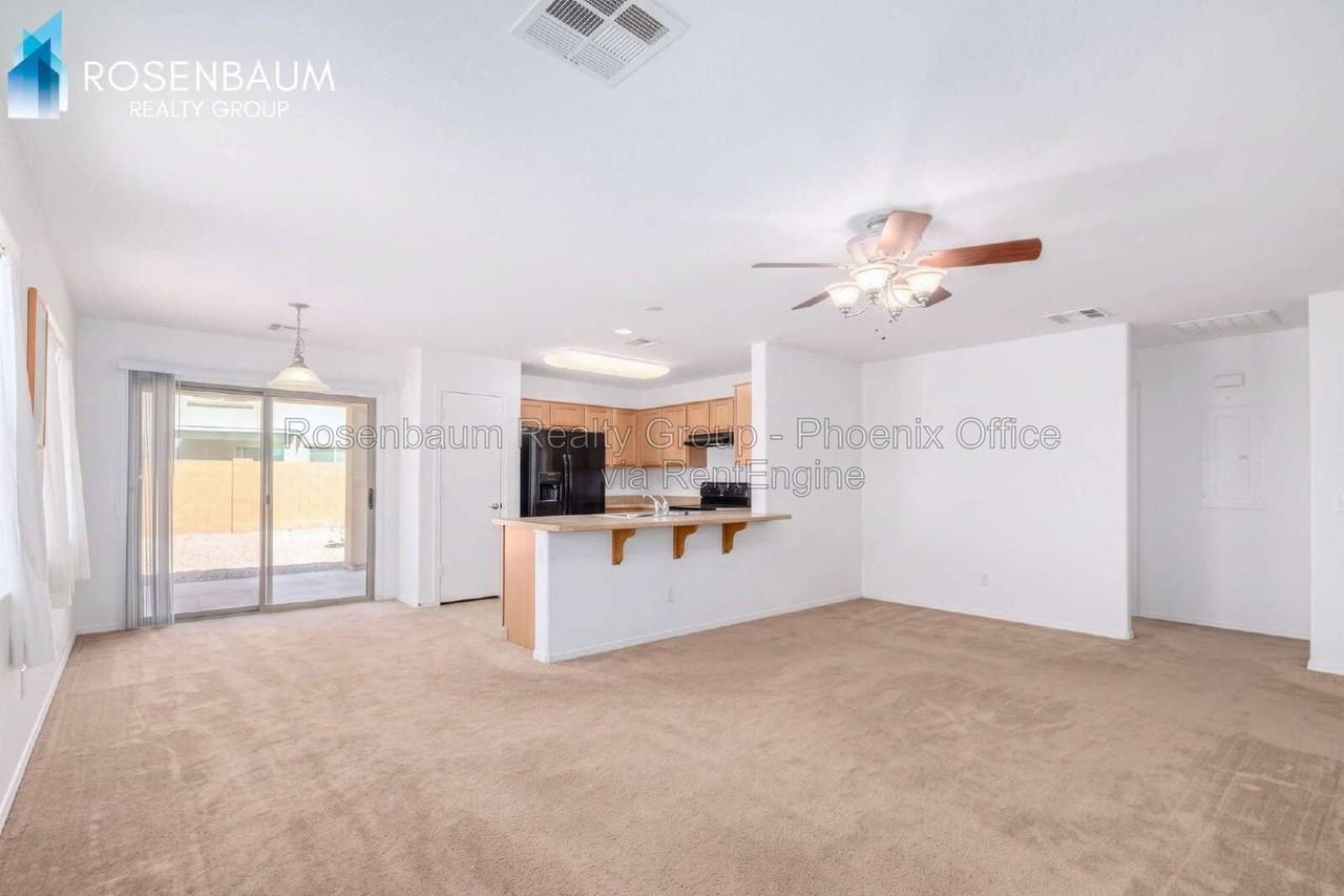 802 W Fairlane Ct - Photo 4 of 14