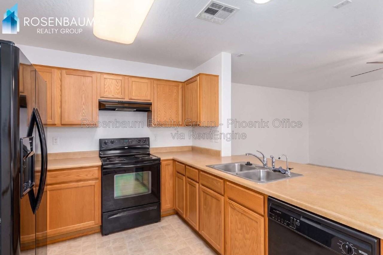 802 W Fairlane Ct - Photo 5 of 14