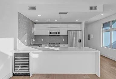 2000 N Beachwood Dr #101 - Photo 2 of 50