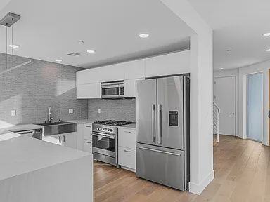2000 N Beachwood Dr #101 - Photo 3 of 50