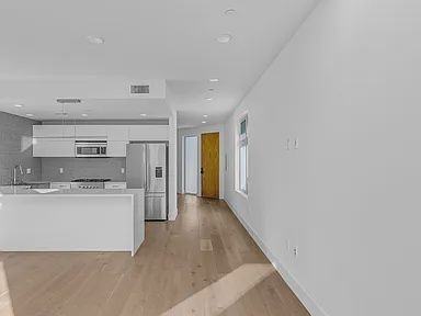 2000 N Beachwood Dr #101 - Photo 7 of 50